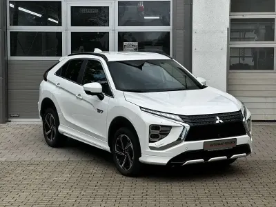 Gebraucht Mitsubishi Eclipse Cross Plus 188 PS (138 kW) 2022 Weiß SUV