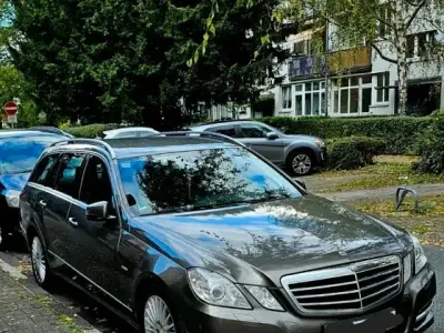 Gebraucht Mercedes E200 136 PS (100 kW) 2010 Grau Kombi