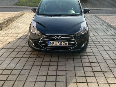 Schwarz Gebraucht 2016 Hyundai ix20 Passion Kleinwagen | 7.600 € (Guter Preis)