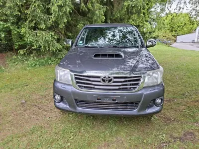 Używany Toyota HiLux Life 171 KM (125 kW) 2013 Szary Pickup