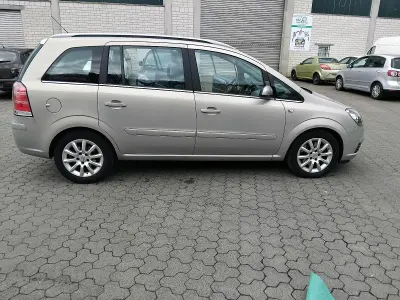 Gebraucht Opel Zafira 150 PS (110 kW) 2006 Silber Van / Kleinbus