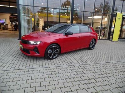 Gebraucht Opel Astra 136 PS (100 kW) 2024 Lackierung peperoncino red Limousine