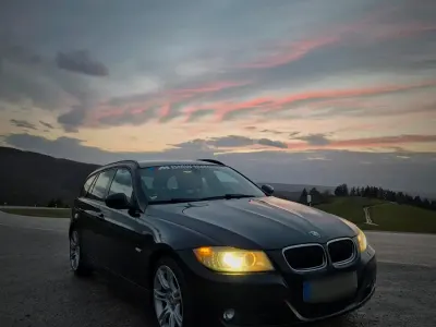 Gebraucht BMW 320 184 PS (135 kW) 2010 Schwarz Kombi