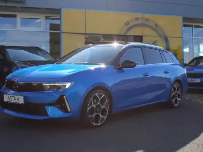 Gebraucht Opel Astra Ultimate 131 PS (96 kW) 2023 Blau Kleinwagen