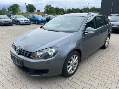 Gebraucht VW Golf VI Comfortline 105 PS (77 kW) 2011 Platinum grey Kleinwagen