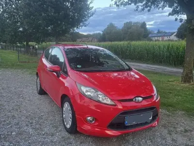 Gebraucht Ford Fiesta Trend 82 PS (60 kW) 2009 Rot Kleinwagen