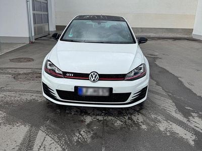 Gebraucht VW Golf VII GTI 220 PS (161 kW) 2015 Weiß Kleinwagen