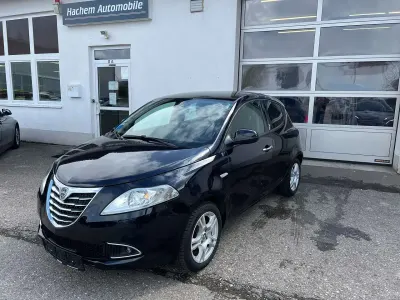 Gebraucht Lancia Ypsilon Gold 69 PS (50 kW) 2011 Colore esterno (blu ( vr531/b Kleinwagen