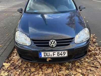 Usata VW Golf V 102 CV (75 kW) 2007 Blu Utilitaria