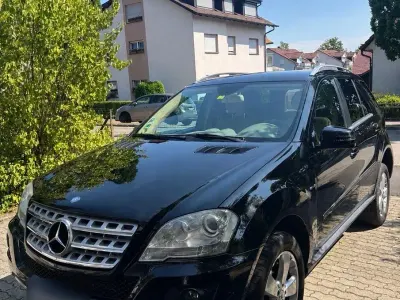Gebraucht Mercedes ML300 204 PS (150 kW) 2011 Schwarz SUV