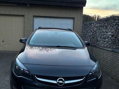 Gebraucht Opel Astra Energy 140 PS (102 kW) 2014 Schwarz Kombi