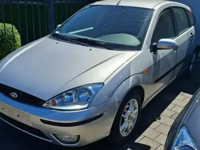 Second-hand Ford Focus Viva X 101 CP (74 kW) 2005 Argintiu Berlinǎ