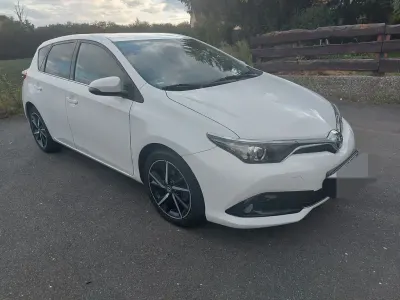 Gebraucht Toyota Auris Edition-S 116 PS (85 kW) 2017 Weiß Limousine