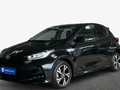 Gebraucht Toyota Yaris Hybrid Team 116 PS (85 kW) 2024 Schwarz Limousine