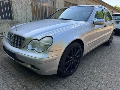 Gebraucht Mercedes C180 143 PS (105 kW) 2003 Silber Limousine
