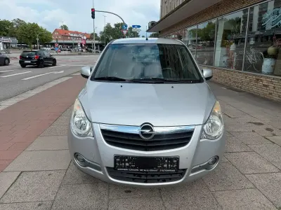 Gebraucht Opel Agila 86 PS (63 kW) 2010 Silber Kleinwagen