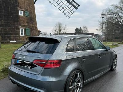 Grau Gebraucht 2016 Audi RS3 Sportback Performance Kleinwagen | 37.000 € (Fairer Preis)