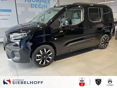 Neu Citroën Berlingo XTR 131 PS (96 kW) 2026 Schwarz Van / Kleinbus