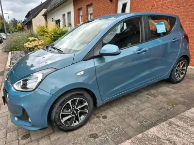 Gebraucht Hyundai i10 YES! 67 PS (49 kW) 2017 Blau Kleinwagen