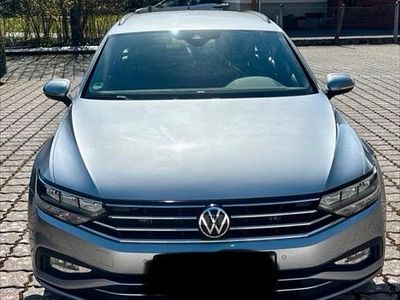 Gebraucht VW Passat 200 PS (147 kW) 2022 Silber Kombi