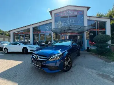 Gebraucht Mercedes C220 Avantgarde 170 PS (125 kW) 2015 Blau Kombi
