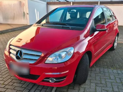 Gebraucht Mercedes B160 90 PS (66 kW) 2011 Rot Kleinwagen