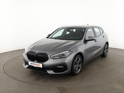 Grau Gebraucht 2022 BMW 120 Sport Line Kleinwagen | 23.800 € (Fairer Preis)