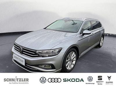 Silber Gebraucht 2022 VW Passat R-line Kombi | 24.450 € (Superpreis)