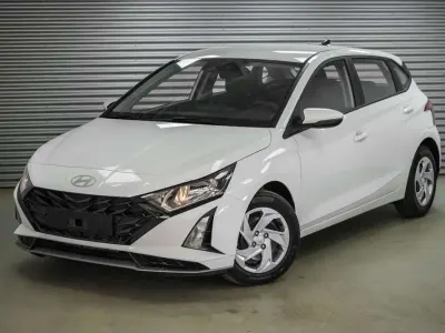 Neu Hyundai i20 Comfort 90 PS (66 kW) 2026 Atlas white metallic () Kleinwagen