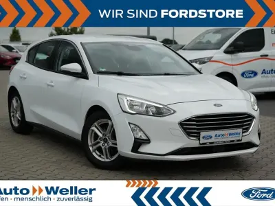 Gebraucht Ford Focus Cool & Connect 125 PS (91 kW) 2018 Weiß Limousine