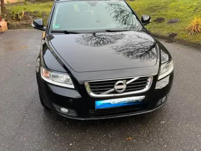 Gebraucht Volvo V50 109 PS (80 kW) 2012 Schwarz Kombi