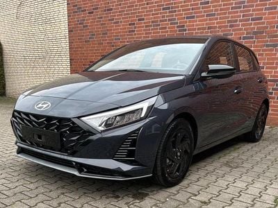Neu Hyundai i20 Comfort 90 PS (66 kW) 2026 Grau Kleinwagen