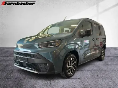 Neu Toyota Proace Verso City 110 PS (80 kW) 2026 Blau Kombi