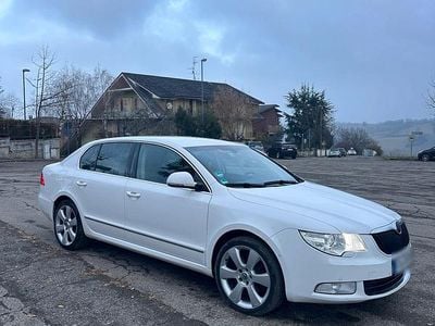Gebraucht Skoda Superb 170 PS (125 kW) 2008 Weiß Limousine