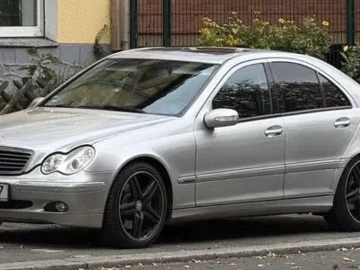Gebraucht Mercedes C240 Avantgarde 170 PS (125 kW) 2003 Silber Limousine