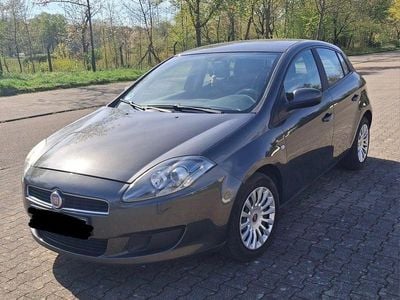 Usado Fiat Bravo 90 HP (66 kW) 2013 Cinzento Citadino