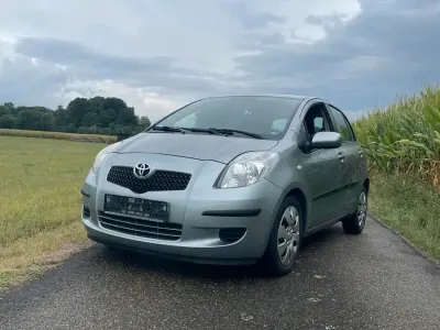 Gebraucht Toyota Yaris 87 PS (63 kW) 2006 Silber Kleinwagen