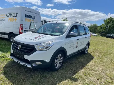 Gebraucht Dacia Lodgy Stepway 109 PS (80 kW) 2017 Weiß Van / Kleinbus