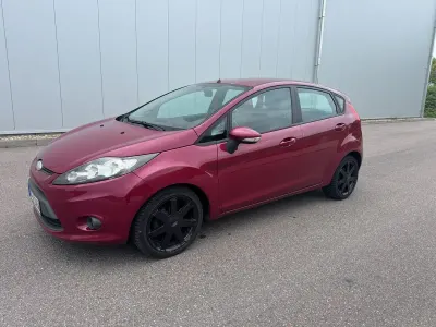 Gebraucht Ford Fiesta Trend 82 PS (60 kW) 2009 Hot magenta Kleinwagen