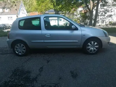 Używany Renault Clio II 75 KM (55 kW) 2007 Hatchback