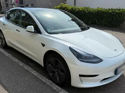 Gebraucht Tesla Model 3 RWD 208 kW (283 PS) 2022 Weiß Limousine