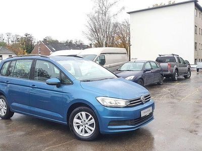 Blau Gebraucht 2020 VW Touran Van / Kleinbus | 16.300 € (Fairer Preis)