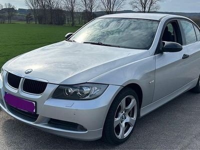 Gebraucht BMW 320 150 PS (110 kW) 2005 Silber Limousine
