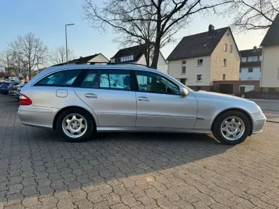 Gebraucht Mercedes E200 Avantgarde 163 PS (119 kW) 2005 Silber Kombi