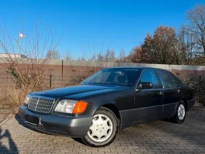 Używany Mercedes S420 279 KM (205 kW) 1992 Czarny Sedan/Limuzyna