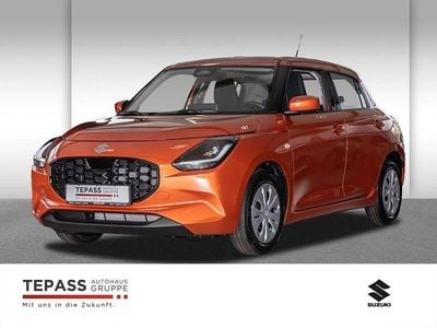Neu Suzuki Swift Club 82 PS (60 kW) 2025 Orange Kleinwagen