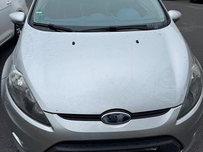 Gebraucht Ford Fiesta 97 PS (71 kW) 2009 Silber Kleinwagen