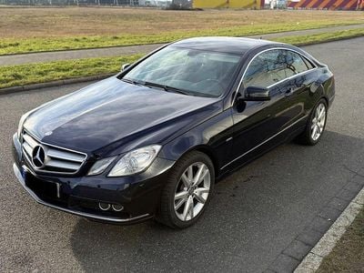 Gebraucht Mercedes E350 265 PS (194 kW) 2011 Blau Coupé