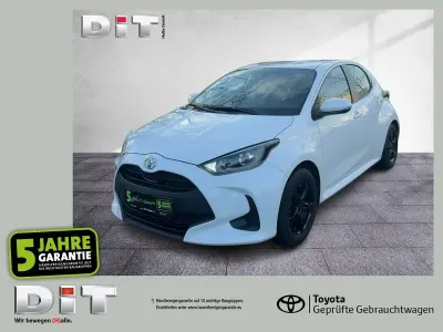 Gebraucht Toyota Yaris Business Edition 116 PS (85 kW) 2024 Weiß Kleinwagen