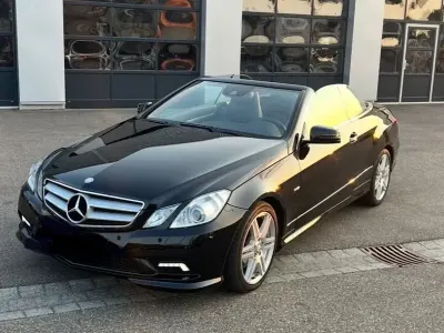 Gebraucht Mercedes E200 Avantgarde 184 PS (135 kW) 2011 Schwarz Cabrio